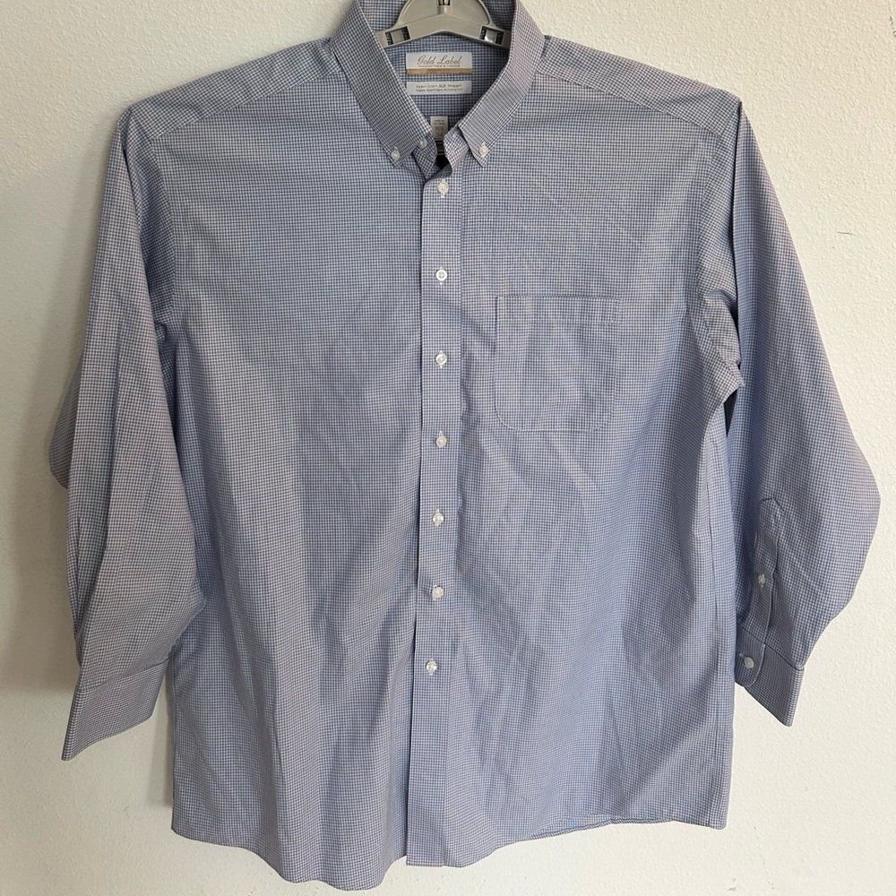 Roundtree & Yorke Men’s Long Sleeve Button Down

Size 16 1/2  34